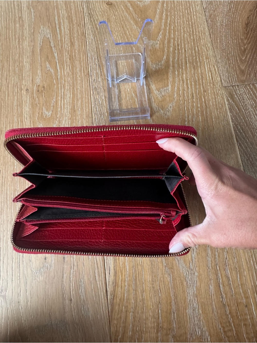 Gucci Red Pebbled Leather Zip Wallet with Gold GG - Picture 6 of 7